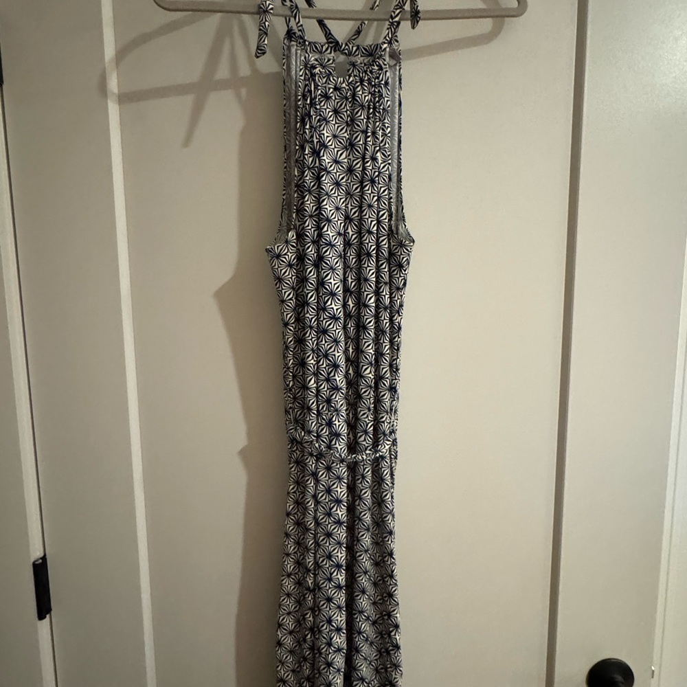 Chic Navy and White Geometric Maxi Dress